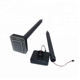 Eco-friendly Ultrasonic Outdoor Pest Repeller Solar Animal Repeller Rat Repellent with PIR Sensor Light
